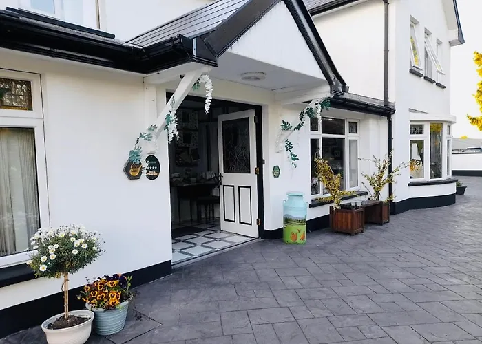 Arch House